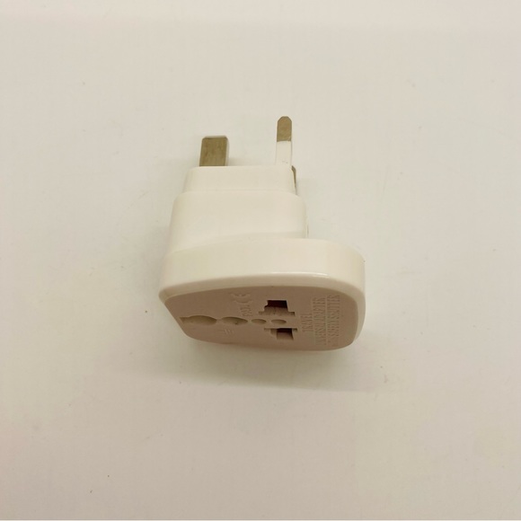 NWOT UK Travel Adapter US to UK/Ireland/Hong Kong/ Plug Adapter - Picture 6 of 8